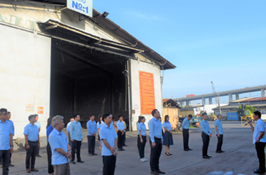 (03-07-2023) CÔNG TY LIÊN DOANH BÔNG SEN THỰC HIỆN CHÀO CỜ ĐẦU TUẦN, THÁNG 07/2023