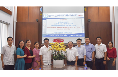 (13-10-2023) QUẬN ỦY – ỦY BAN NHÂN DÂN - ỦY BAN MẶT TRẬN TỔ QUỐC VIỆT NAM QUẬN 7 THĂM VÀ CHÚC MỪNG CẢNG LOTUS NHÂN DỊP NGÀY DOANH NHÂN VIỆT NAM 13 THÁNG 10 NĂM 2023