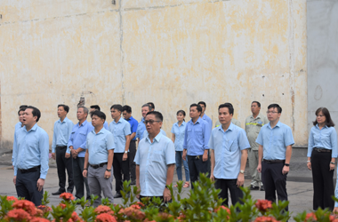 (09-01-2023) CÔNG TY LIÊN DOANH BÔNG SEN THỰC HIỆN CHÀO CỜ ĐẦU TUẦN, THÁNG 01/2023