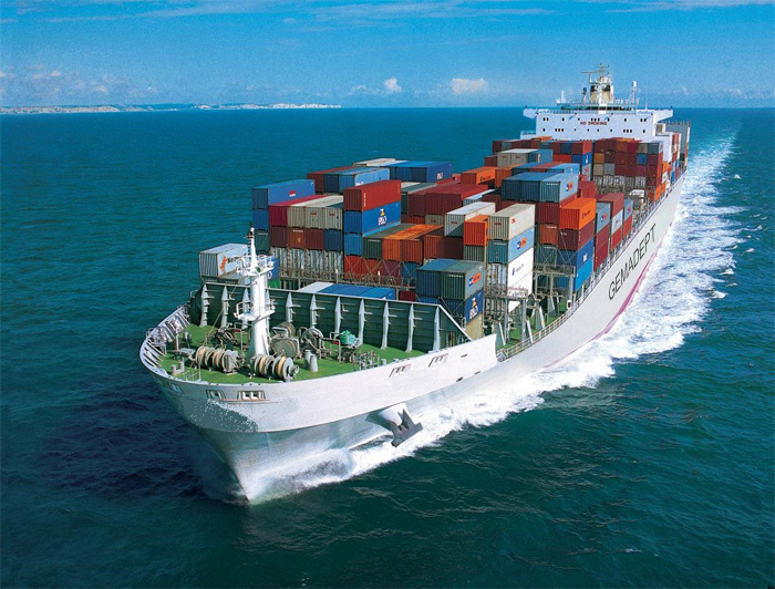 Việc vận chuyển hàng hóa xuất nhập khẩu của Việt Nam đi các thị trường xa như Châu Âu, Mỹ vẫn đang phụ thuộc hoàn toàn vào các hãng tàu nước ngoài - Ảnh minh họa